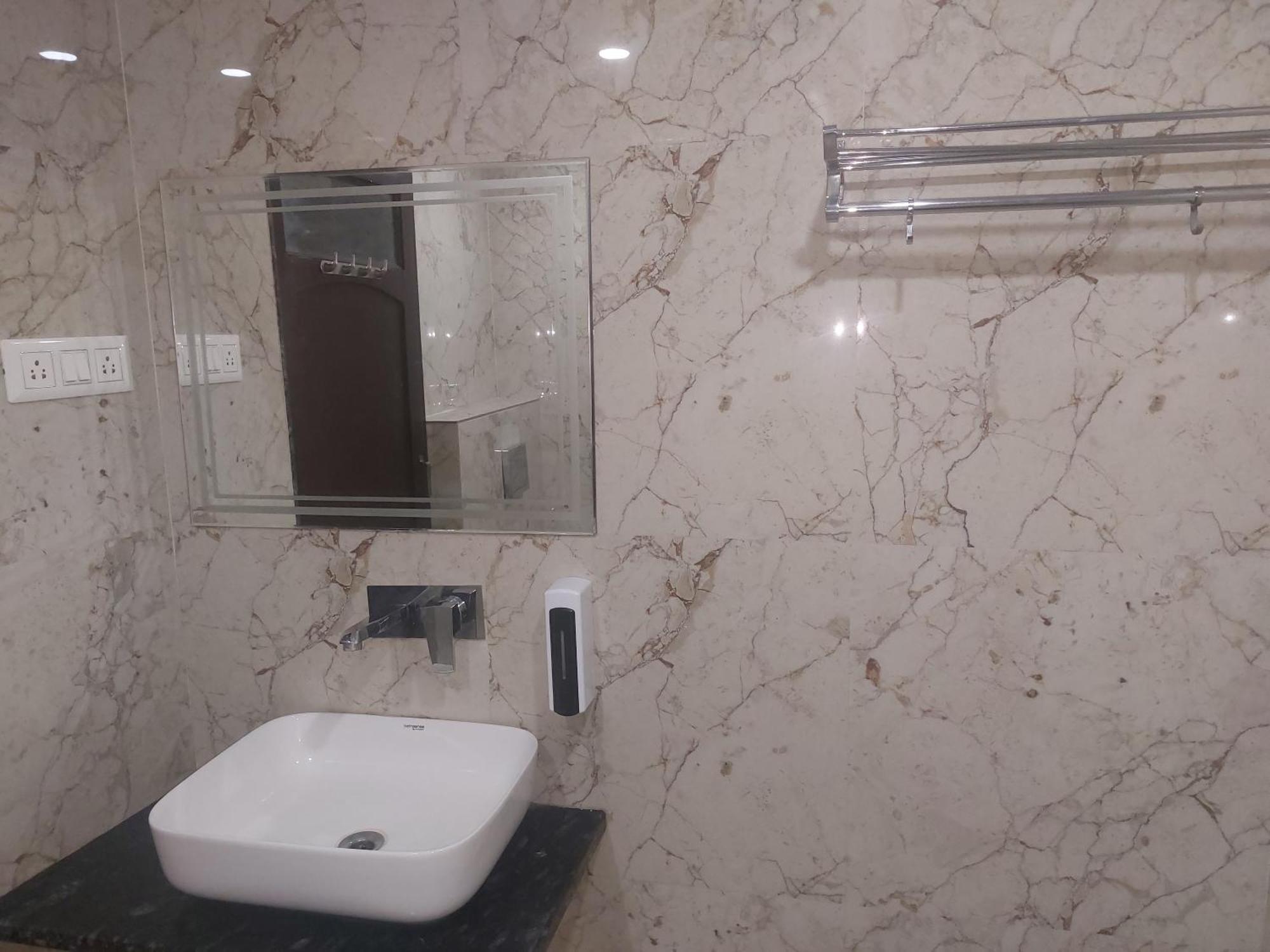 ג'אבלפור Hotel Shikhar Palace מראה חיצוני תמונה