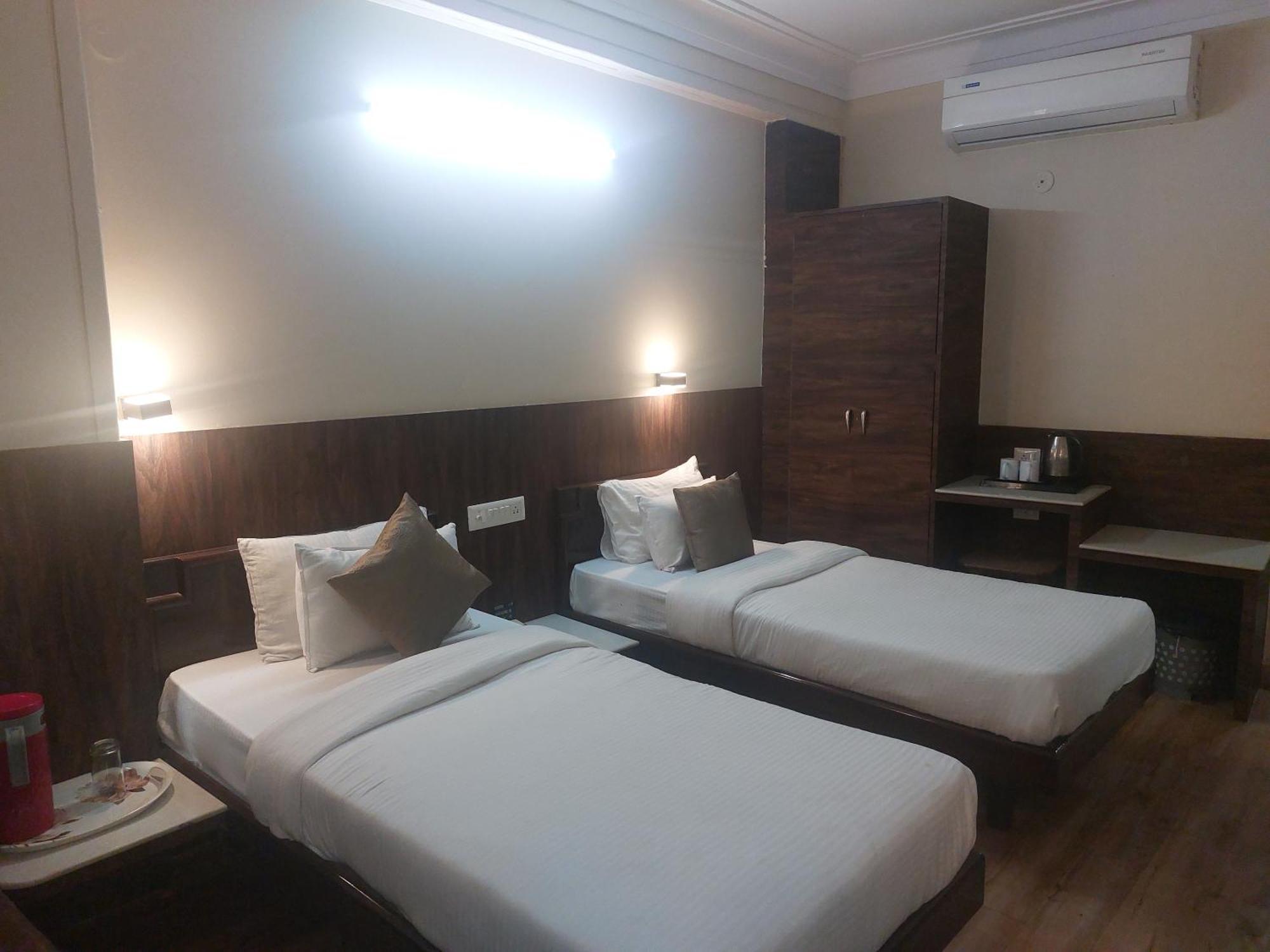 ג'אבלפור Hotel Shikhar Palace מראה חיצוני תמונה